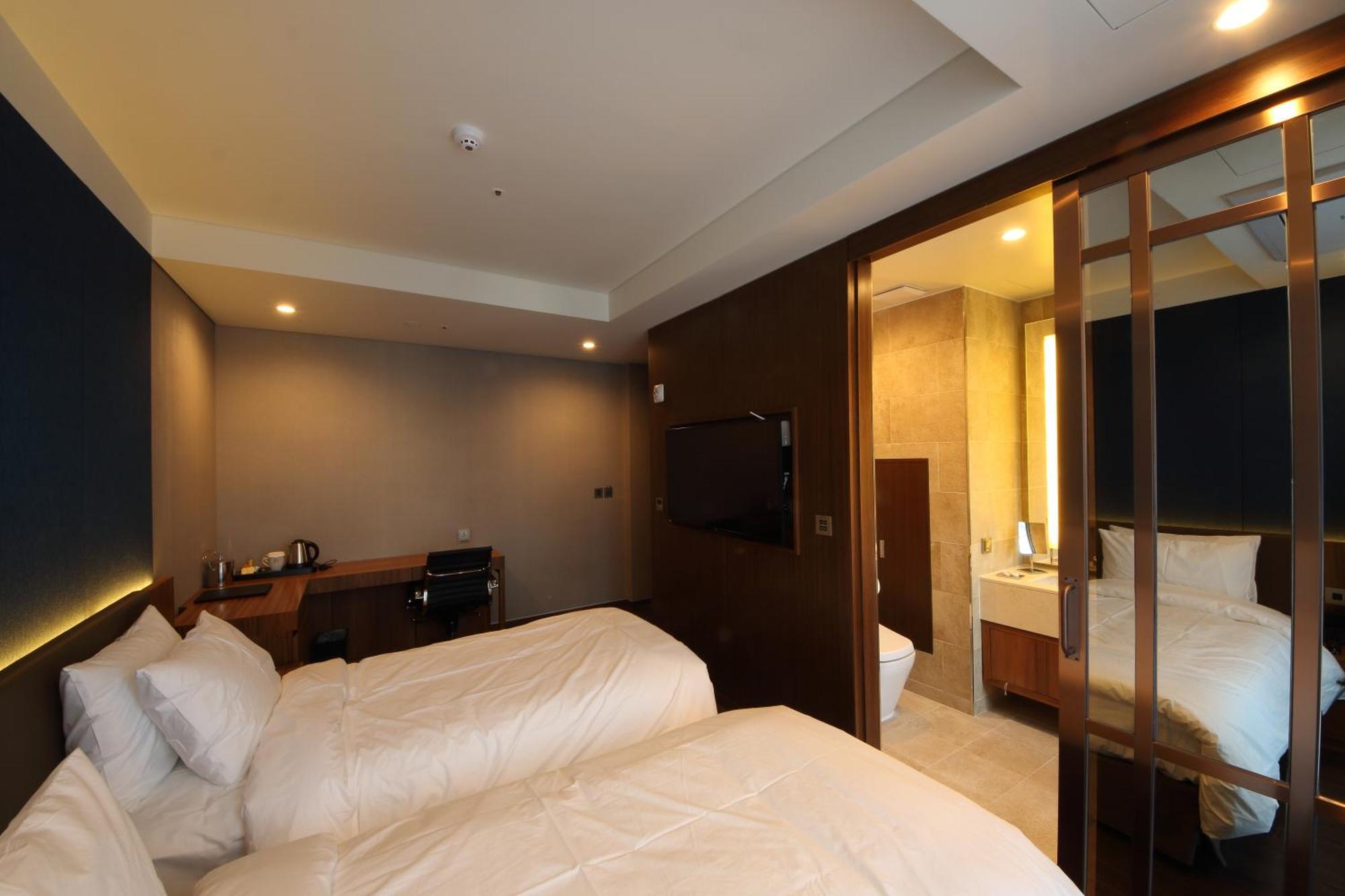 Benikea The H Hotel Hwaseong Værelse billede